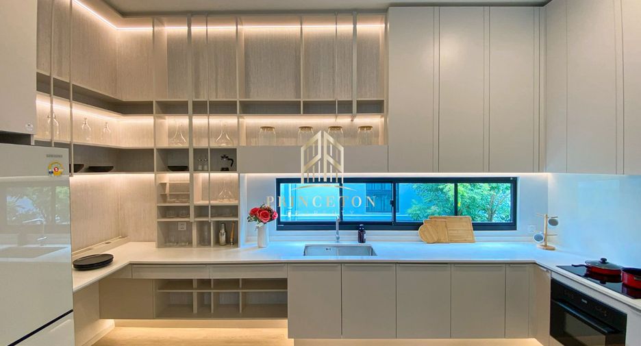 Haus zur Miete und zum Kauf mit 4 Zimmer in Saphan Sung, Bangkok