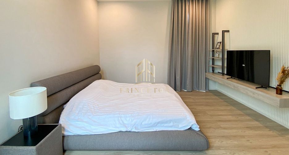 Haus zur Miete und zum Kauf mit 4 Zimmer in Saphan Sung, Bangkok