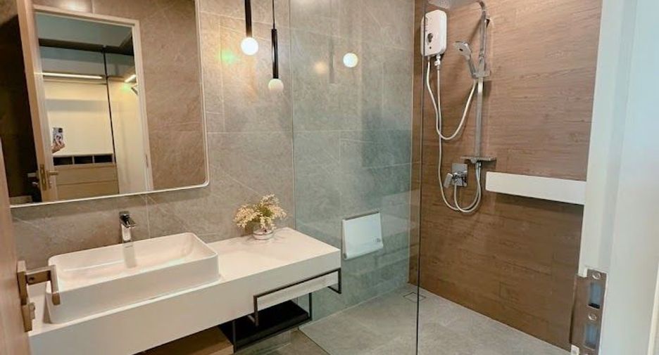 Haus zur Miete und zum Kauf mit 4 Zimmer in Bang Phli, Samut Prakan
