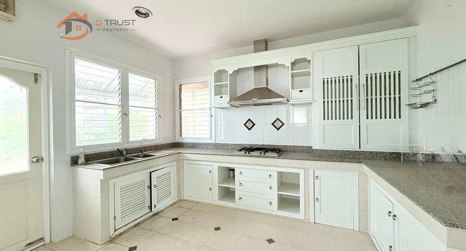 For sale 4 bedrooms house in Bang Phli, Samut Prakan