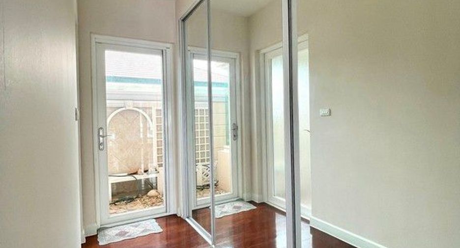 For sale 4 bedrooms house in Bang Phli, Samut Prakan