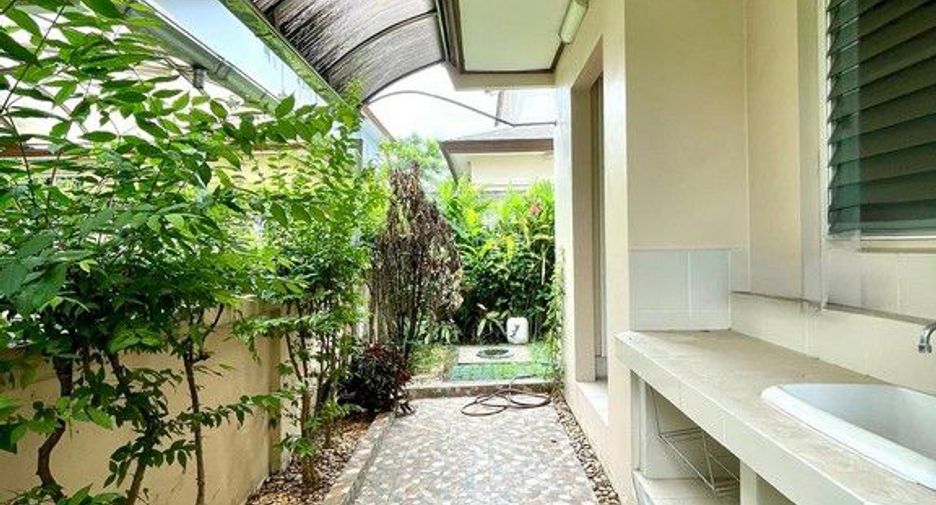 For sale 4 bedrooms house in Bang Phli, Samut Prakan