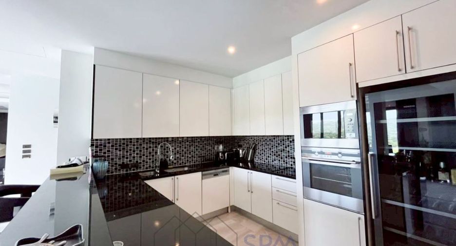 For sale 4 ベッドルーム villa in Hua Hin, Prachuap Khiri Khan