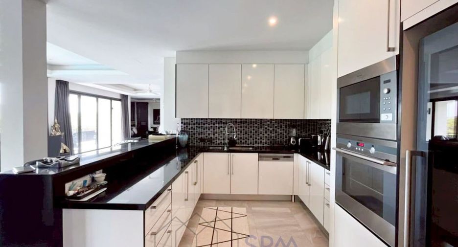 For sale 4 ベッドルーム villa in Hua Hin, Prachuap Khiri Khan