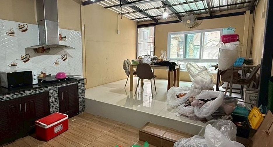 For sale 3 bedrooms retail Space in Bang Khen, Bangkok