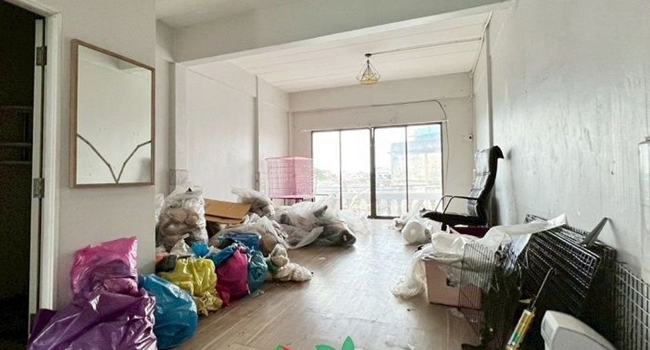 For sale 3 bedrooms retail Space in Bang Khen, Bangkok
