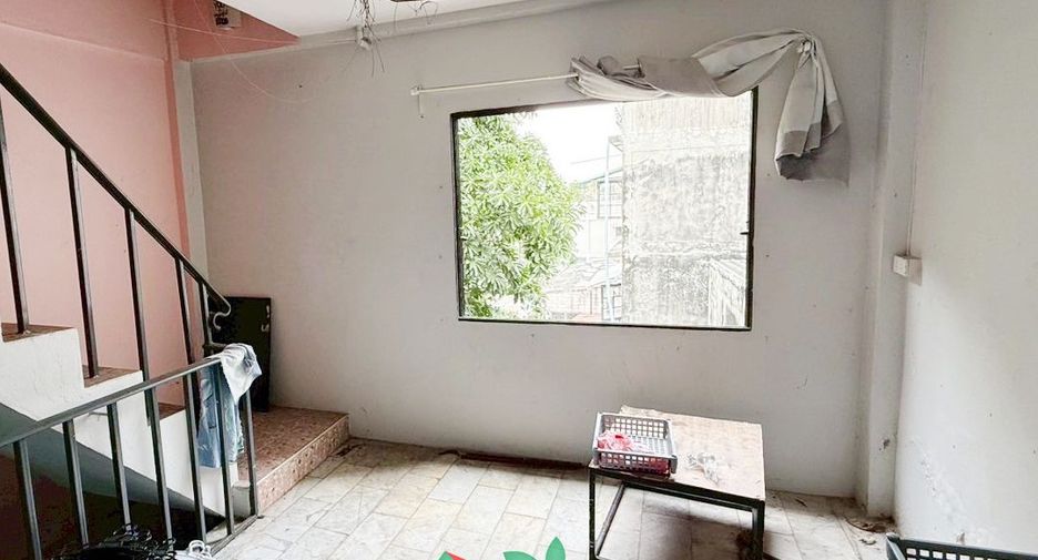 For sale 3 bedrooms retail Space in Bang Khen, Bangkok