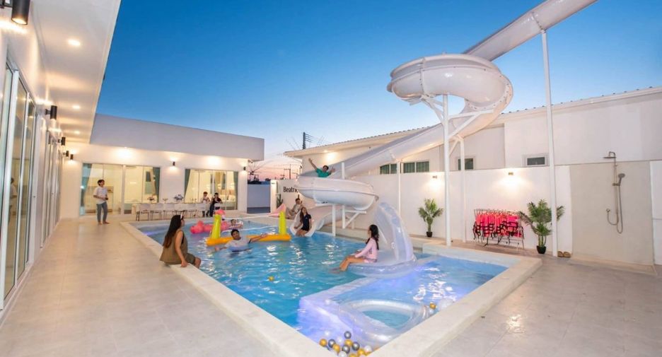 Villa zum Kauf mit 6 Zimmer in Bang Lamung, Chonburi