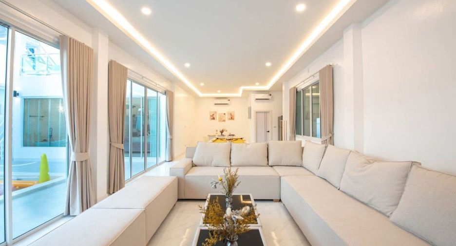Villa zum Kauf mit 6 Zimmer in Bang Lamung, Chonburi