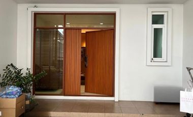 Reihenhaus zur Miete mit 4 Zimmer in Yan Nawa, Bangkok
