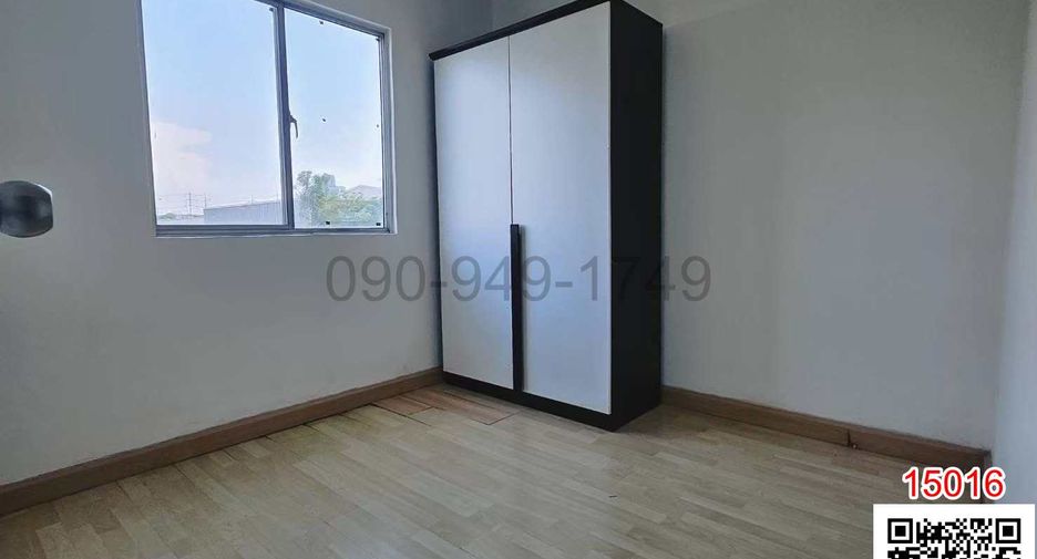 For rent 3 bedrooms townhouse in Min Buri, Bangkok