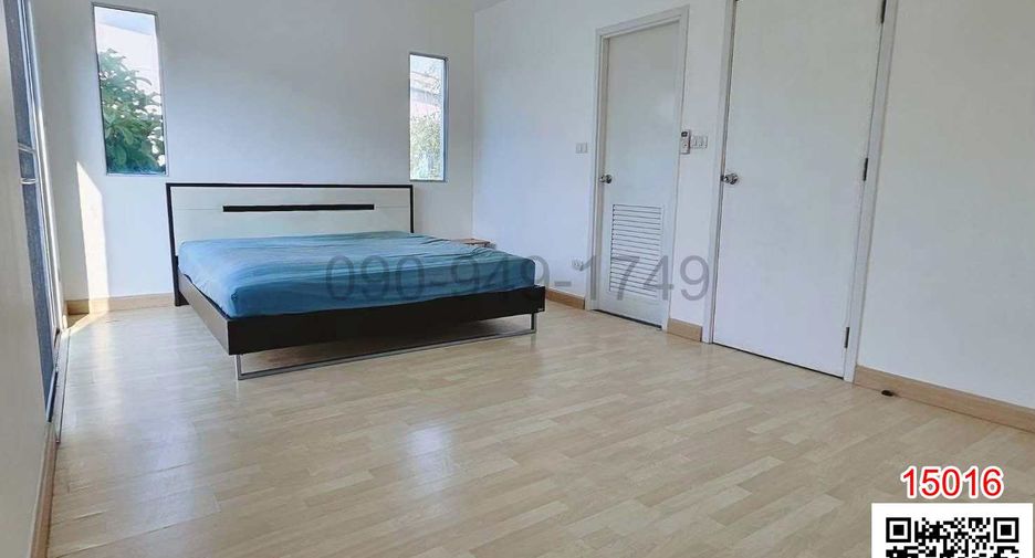 For rent 3 bedrooms townhouse in Min Buri, Bangkok