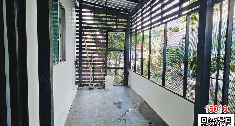For rent 3 bedrooms townhouse in Min Buri, Bangkok