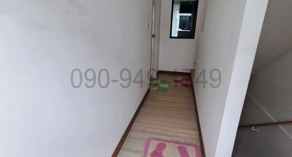 For rent 3 bedrooms townhouse in Phasi Charoen, Bangkok