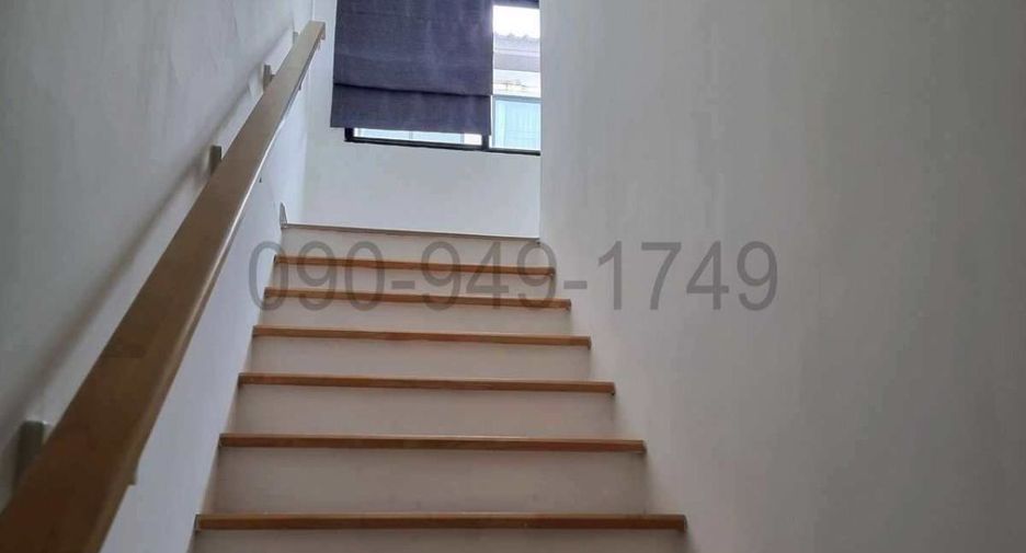 For rent 3 bedrooms townhouse in Phasi Charoen, Bangkok