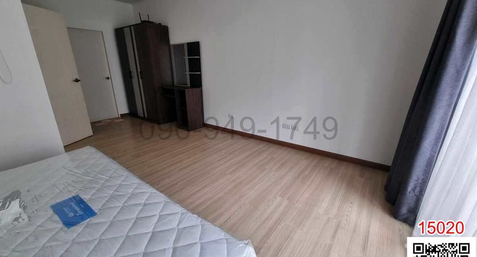 For rent 3 bedrooms townhouse in Phasi Charoen, Bangkok