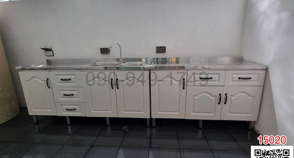 For rent 3 bedrooms townhouse in Phasi Charoen, Bangkok