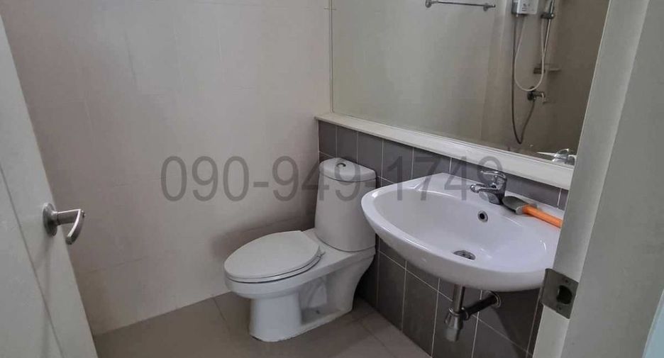 For rent 3 bedrooms townhouse in Phasi Charoen, Bangkok