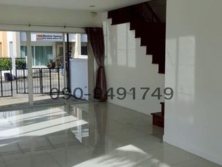 Reihenhaus zur Miete mit 3 Zimmer in Lat Phrao, Bangkok
