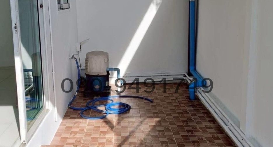 For rent 3 bedrooms townhouse in Lat Phrao, Bangkok