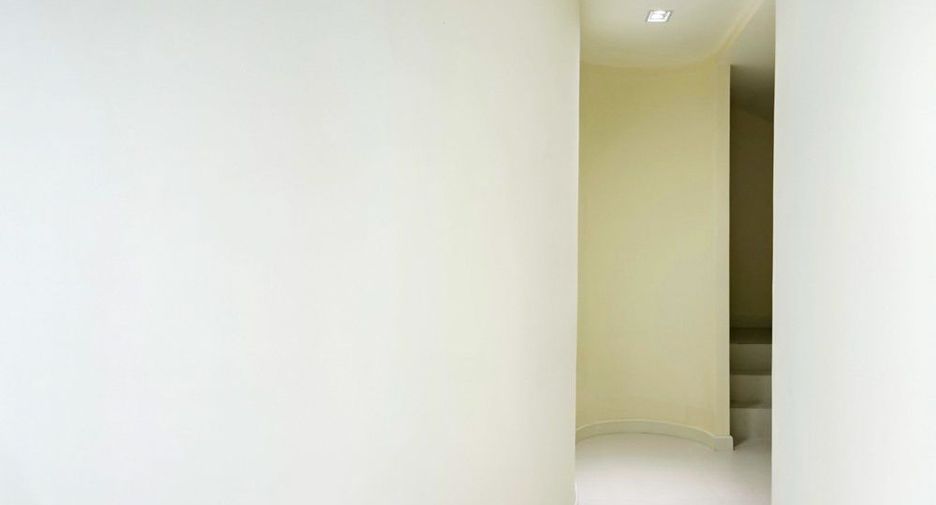 À vendre 3 chambres bureau à Mueang Chiang Mai, Chiang Mai