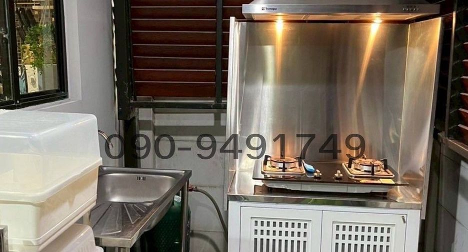 For rent 3 bedrooms townhouse in Bang Khen, Bangkok