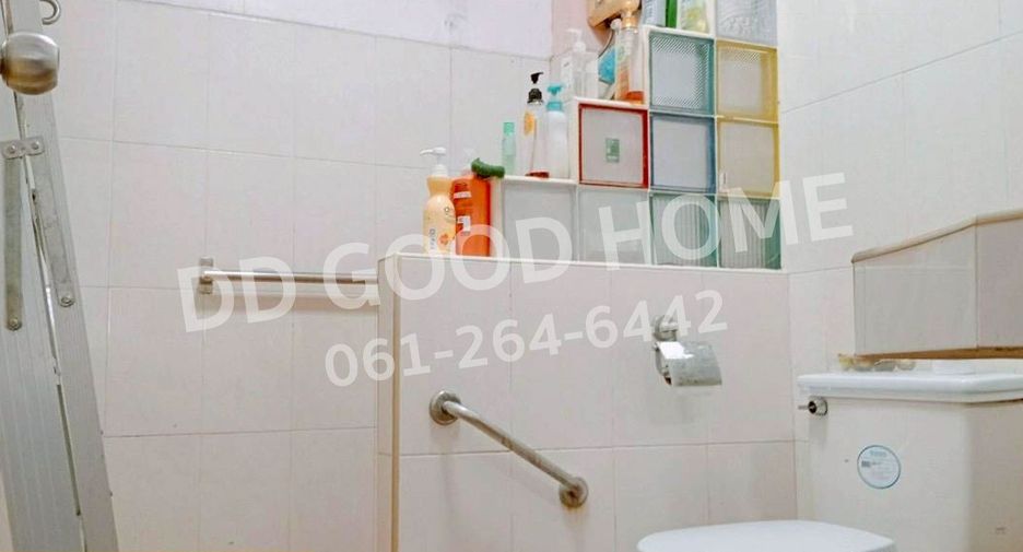 Продажа 6 спальни таунхаус в Bang Kruai, Нонтабури