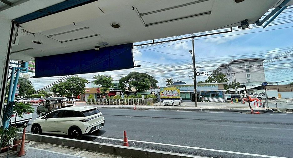 Local comercial en alquiler de 1 habitaciones en Mueang Samut Prakan, Samut Prakan