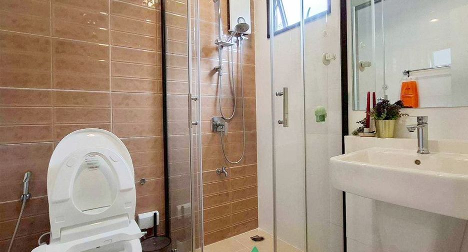 For sale 4 bedrooms house in Lat Krabang, Bangkok