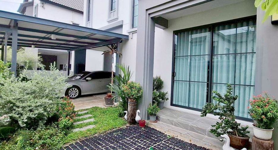 For sale 4 bedrooms house in Lat Krabang, Bangkok
