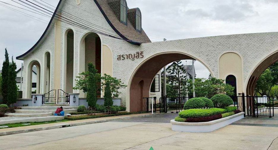 For sale 4 bedrooms house in Lat Krabang, Bangkok