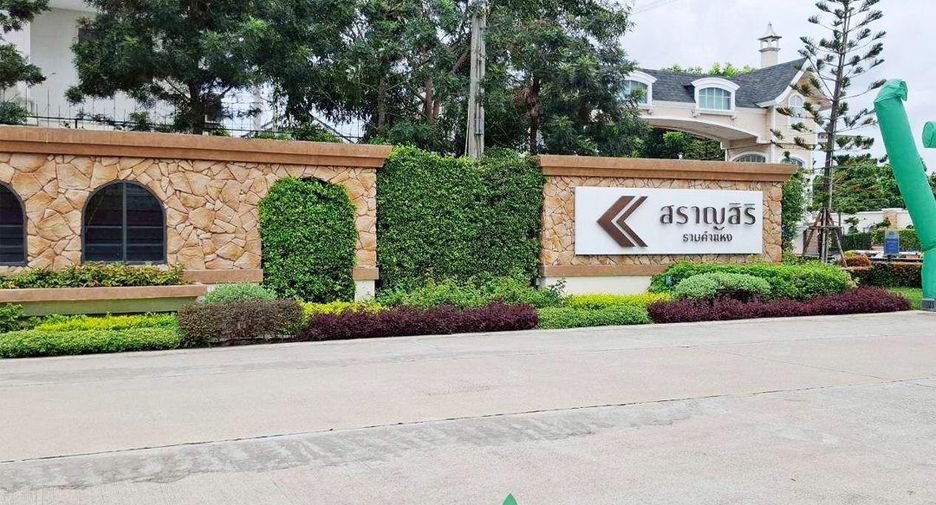 For sale 4 bedrooms house in Lat Krabang, Bangkok
