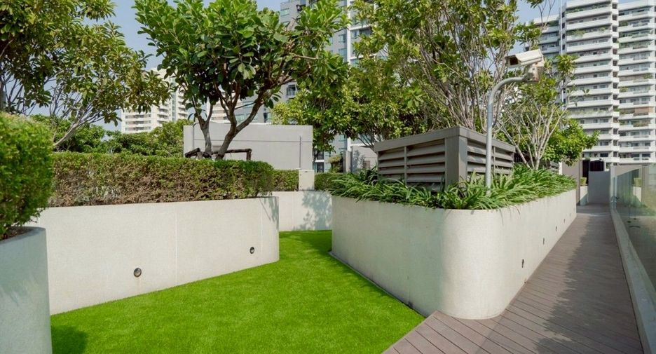 For rent 2 bedrooms condo in Watthana, Bangkok