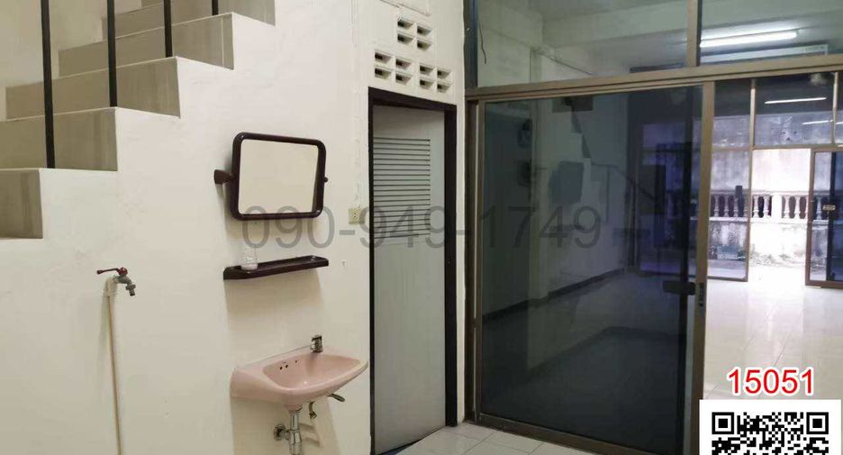 Local comercial en alquiler de 2 habitaciones en Mueang Chon Buri, Chonburi