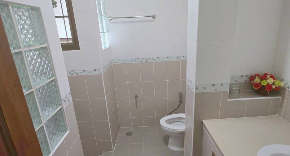 For rent 3 bedrooms house in Mueang Chiang Mai, Chiang Mai