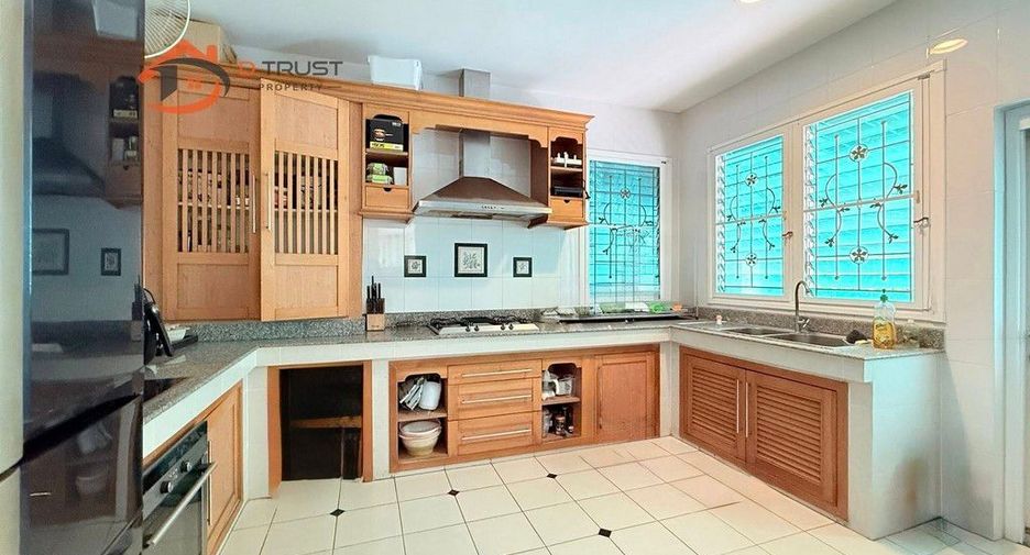 For sale 4 bedrooms house in Bang Phli, Samut Prakan