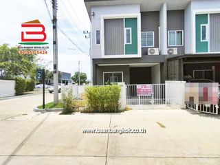 出租 和 出售 3 卧室 联排别墅 在 Lam Luk Ka, Pathum Thani