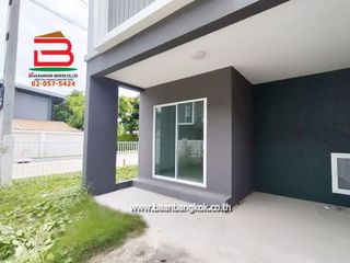出租 和 出售 3 卧室 联排别墅 在 Lam Luk Ka, Pathum Thani