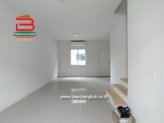 出租 和 出售 3 卧室 联排别墅 在 Lam Luk Ka, Pathum Thani