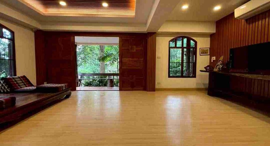 For rent 4 bedrooms house in San Sai, Chiang Mai