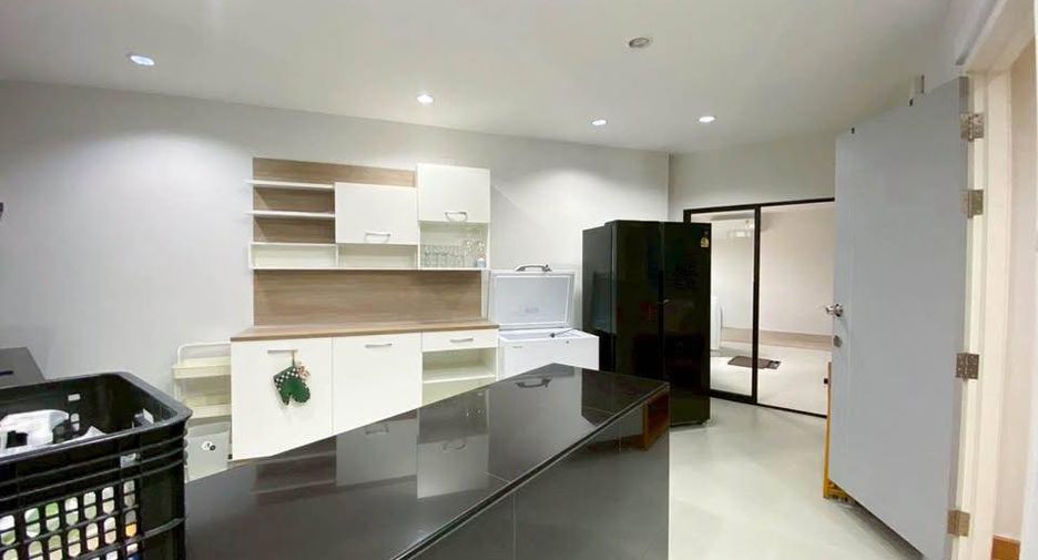 Casa en alquiler de 4 habitaciones en Hang Dong, Chiang Mai