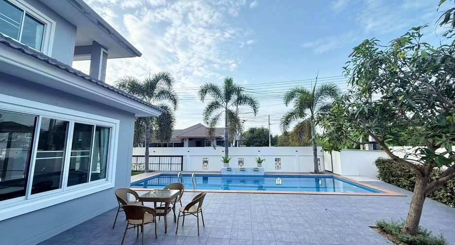 For rent 5 bedrooms villa in San Sai, Chiang Mai