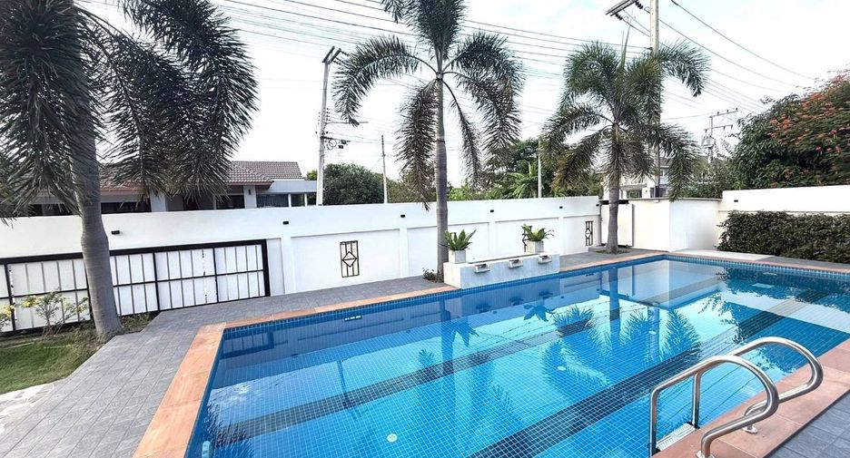 For rent 5 bedrooms villa in San Sai, Chiang Mai