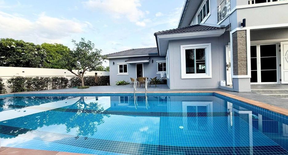 For rent 5 bedrooms villa in San Sai, Chiang Mai