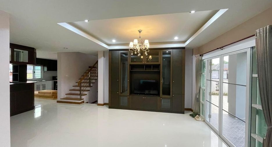 For rent 5 bedrooms villa in San Sai, Chiang Mai