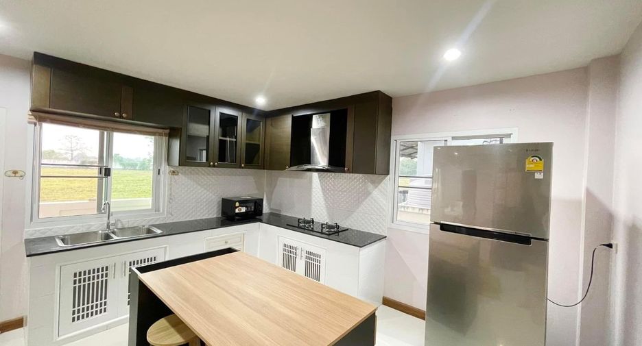 For rent 5 bedrooms villa in San Sai, Chiang Mai