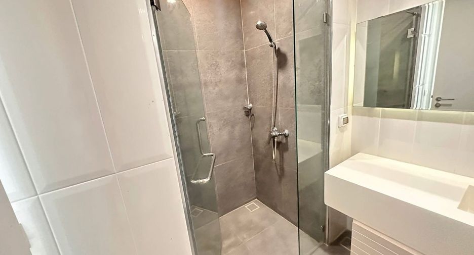For rent 3 bedrooms condo in Mueang Chiang Mai, Chiang Mai