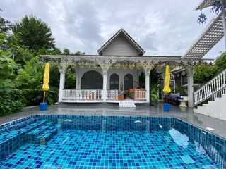 Casa en alquiler y en venta de 5 habitaciones en Mueang Chiang Mai, Chiang Mai
