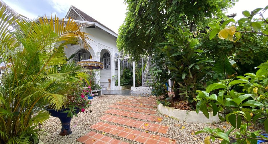 Haus zur Miete und zum Kauf mit 5 Zimmer in Mueang Chiang Mai, Chiang Mai