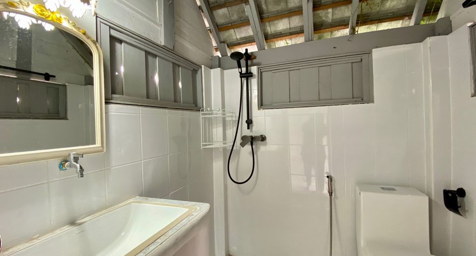 Haus zur Miete und zum Kauf mit 5 Zimmer in Mueang Chiang Mai, Chiang Mai
